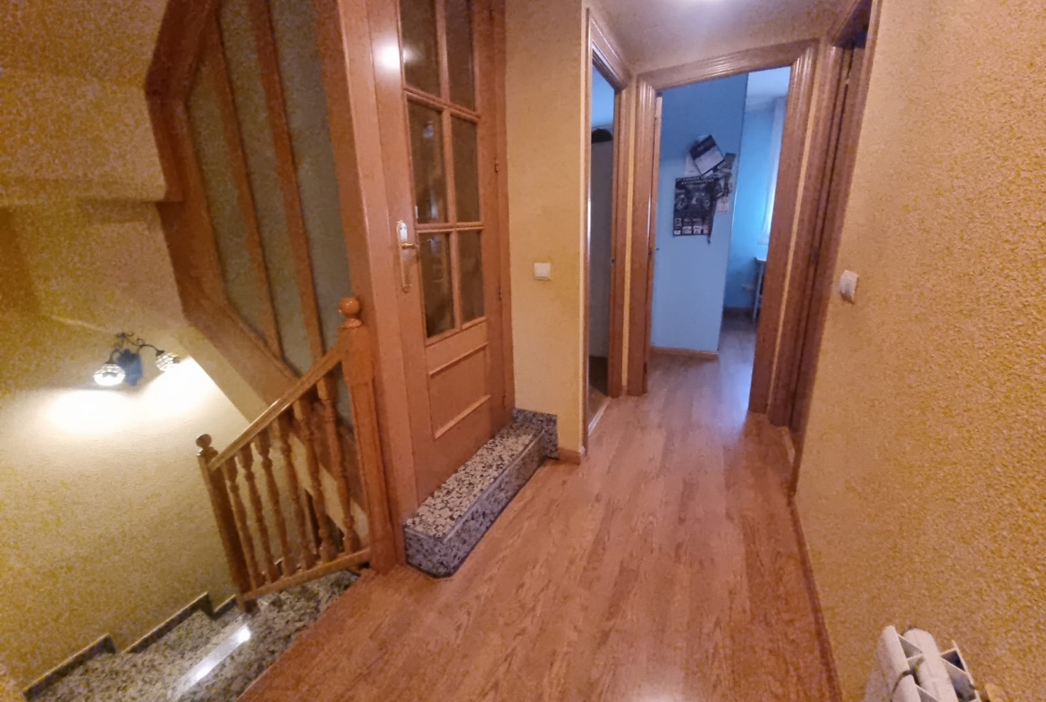 PASILLO ESCALERA